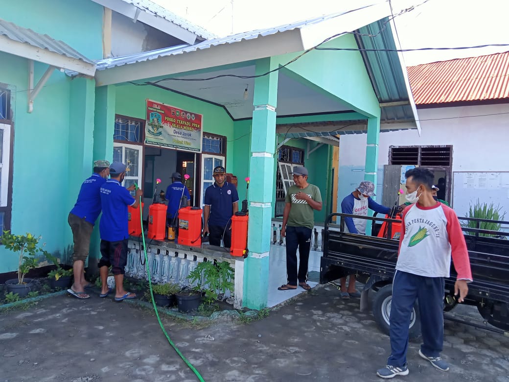 Penyemprotan Disinfektan menjelang Idul Adha